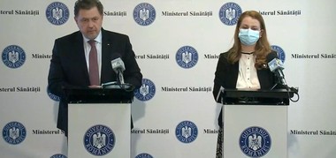 Ligia Deca: Recomandăm purtarea măştii de protecţie de către cadrele didactice şi elevi, triaj zilnic în familie şi când elevii intră la cursuri / Recomandăm şcolilor să limiteze accesul persoanelor care nu au legătură cu procesul educaţional 