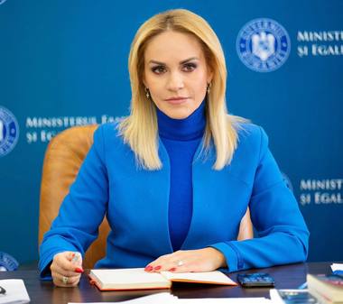 Firea: Avem deja peste 7.200 de solicitări pentru programul de creştere a natalităţii, înregistrăm proiecte pentru reţeaua celor 150 de centre de zi pentru copii şi facem paşi rapizi pentru implementarea cardului pentru tineri