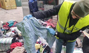 Ministrul Mediului: Vom veni cu o nouă reglementare şi pentru second hand-uri, inclusiv pentru haine. Dacă se aduc foarte multe textile ca fiind second hand, dar 90% se aruncă şi 10% se pun pe raft pentru a fi revândute, nu este bine