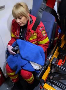 Băieţel născut prematur la Suceava, cu ajutorul medicului de gardă pe maşina de Terapie Intensivă SMURD