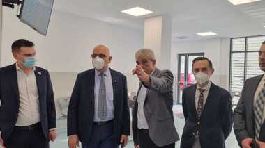 Raed Arafat anunţă dublarea numărului de pacienţi care se prezintă la Unităţile de Primiri Urgenţe: Faptul că vii cu ambulanţa nu înseamnă neapărat că eşti cod roşu sau cod galben şi faptul că vii pe picioarele tale nu însemnă că eşti cod verde sau alb