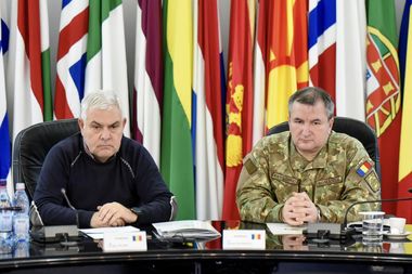Ministrul Apărării, Angel Tîlvăr, l-a primit la sediul MApN pe ambasadorul Statului Qatar la Bucureşti