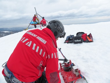 Sfaturile Salvamont România pentru cei care sunt martori la un incident soldat cu victime, accidentate sau cu starea de sănătate afectată