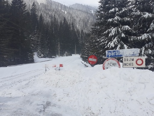 UPDATE - Avalanşe în Făgăraş - Dosar penal in rem pentru înşelăciune/ Anchetatorii vor să stabilească dacă turiştii de la cabana Capra au fost informaţi în legătură cu ”starea de potenţial pericol” - surse / 14 maşini, identificate în parcarea cabanei