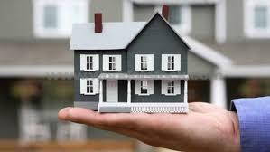 Analist economic: Cam 70% dintre imobilele din România, în cazul în care se prăbuşesc, oamenii aceia rămân cu buza umflată, rămân pe drumuri pentru că nu au făcut minimul de efort pentru a se asigura