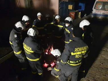 Cutremur în Turcia - Salvatorii români au scos de sub ruine până acum patru persoane  /  Activitate îngreunată de un nou seism, în timpul acţiunii de recuperare a unui tânăr de sub dărâmături. Intervenţia a durat 20 de ore - FOTO, VIDEO