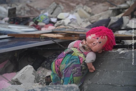 Salvati Copiii lansează campania de donaţii pentru victimele cutremurelor din Turcia şi Siria: Sprijin umanitar şi psihologic imediat pentru copiii care şi-au văzut casele prăbuşindu-se / În Siria, fără ajutor imediat, copiii nu pot fi hrăniţi - FOTO

