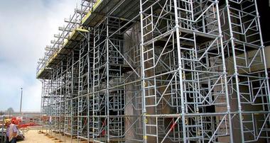 Ministrul Dezvoltării a semnat 30 de noi contracte, cu finanţare din PNRR, pentru eficientizare energetică