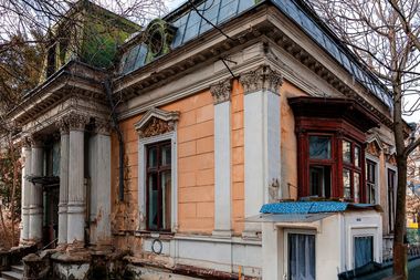 UPDATE - Nicuşor Dan: Clădirea din Dionisie Lupu 39 este în continuare în picioare / Am câştigat timp în care sper ca Ministerul Culturii să ducă procedurile la bun sfârşit şi să claseze imobilul ca monument istoric, aşa cum e normal
