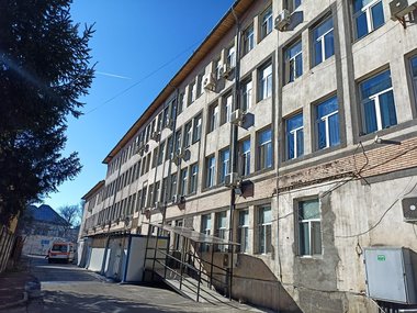 Cutremur în Gorj - Un bărbat a ajuns la spital după ce ar fi sărit de la etajul I, în timpul seismului/ Mai mulţi pacienţi au cerut să fie externaţi din secţii ale Spitalului Târgu Jiu