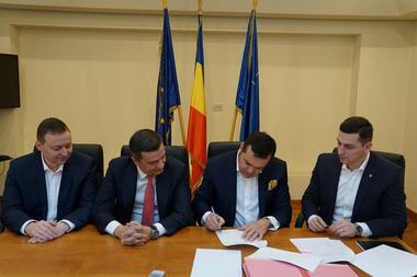 Sorin Grindeanu: Parteneriatele cu autorităţile locale reprezintă paşi importanţi pentru dezvoltarea comunităţilor. Continuăm astăzi această strategie prin semnarea a două noi protocoale pentru construcţia unor pasaje în zona Municipiului Baia Mare