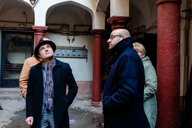 Nicuşor Dan: Am început consolidarea seismică şi renovarea energetică a blocului din strada Blănari 14, aflată în Centrul Istoric