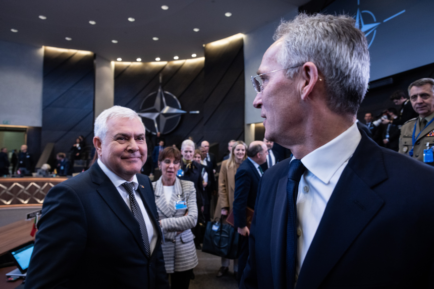 Tîlvăr a arătat, la reuniunea miniştrilor Apărării din NATO, sprijinul pentru utilizarea întregului potenţial al instrumentelor UE şi NATO pentru consolidarea apărării şi rezilienţei partenerilor cei mai vulnerabili la agresiunea Rusiei, inclusiv R. Moldova