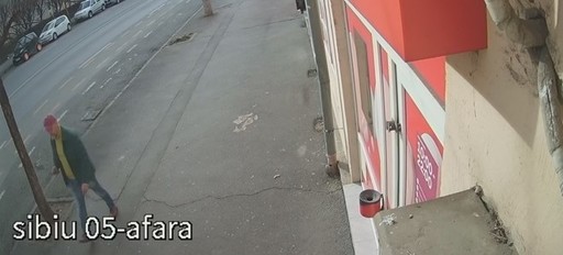 Poliţia Sibiu cere sprijinul populaţiei pentru identificarea unui bărbat care a lovit cu pumnul un adolescent într-o staţie de autobuz din oraş - FOTO