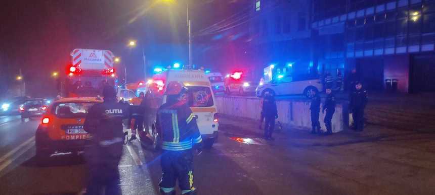 UPDATE - Incendiul de la spitalul privat din Cluj, provocat de un bărbat care intenţiona să sustragă bunuri dintr-un vestiar / Suspectul, identificat la aproximativ 14 ore de la comiterea faptei, a fost arestat / Precizările spitalului 