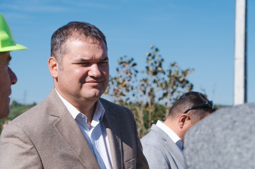 Ministrul Dezvoltării, Cseke Attila, a semnat 48 de noi contracte, cu finanţare din PNRR, pentru renovarea şi reabilitarea termică a unor unităţi de învăţământ şi clădiri publice, cu o valoare totală de 265.737.364,75 de lei

