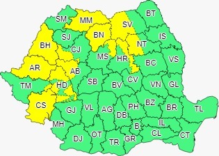 Ploi în aproape toată ţara, începând de vineri seară/ În vest, nord, centru şi la munte, precipitaţiile se vor transforma în ninsoare/ Cod galben de ploi însemnate cantitativ, ninsori şi viscol, în 13 judeţe
