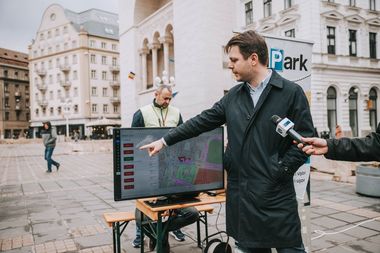 Timişoara: O maşină dotată cu camere de filmat va verifica dacă şoferii îşi plătesc taxa de parcare