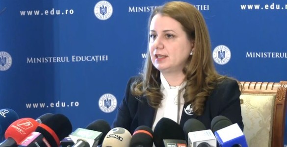 UPDATE - Deca, despre legile educaţiei naţionale: Au beneficiat de un amplu proces de consolidare, ca urmare a punctelor de vedere venite din societate şi care au şi sprijinul politic al coaliţiei / Din cele 422 de măsuri, 75% sunt deja implementate