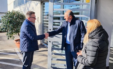 Marius Budăi: M-am bucurat să văd astăzi, la Madrid, un model de afacere de succes, înfiinţată de un cetăţean român în Spania, ai cărei angajaţi sunt tot români / Discuţiile s-au axat pe cum le sunt respectate drepturile în Spania