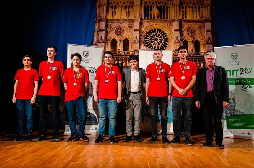 Nicuşor Dan, la premierea liceenilor care au obţinut medalii la competiţia „Romania Master of Mathematics”: Demonstrează că în şcolile noastre există profesori care ştiu să insufle tinerilor pasiunea pentru matematică