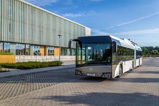 Emil Boc anunţă că municipalitatea cumpără 18 autobuze electrice, care vor face legătura dintre Cluj-Napoca şi Floreşti / Contract în valoare de 16 milioane de euro / Termen de livrare – 12 luni