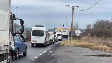 Timpi de aşteptare de până la 100 de minute, la punctele de frontieră spre Ungaria - FOTO, VIDEO