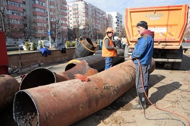 UPDATE - Nicuşor Dan: Lucrările de modernizare a reţelei de termoficare din Capitală continuă/ Care este stadiul lucrărilor pe şantierele din Ferentari şi Grozăveşti