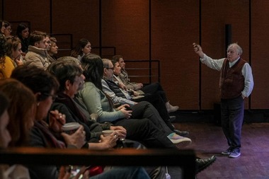 Nicuşor Dan: 43 de studenţi de la Universitatea de Arhitectură şi Urbanism „Ion Mincu” – Facultatea de Arhitectură de Interior au participat la workshop-ul tematic organizat de Primăria Capitalei prin ARCUB „Conversii arhitecturale în Bucureşti”