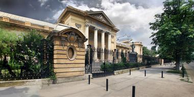 Universitatea de Medicină din Bucureşti susţine transferarea spitalelor Ministerului Transporturilor în administrarea universităţilor pentru a deveni unităţi sanitare universitare