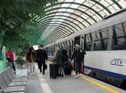 Linia de autobuz 780, repusă în funcţiune în zilele de 14 şi 15 martie, între orele 09:00-14:22, în locul trenului de aeroport / Face legătura între Gara Basarab, Gara de Nord şi Aeroportul Internaţional Otopeni ”Henri Coandă"