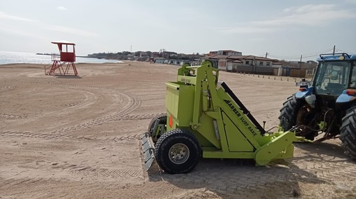 Lucrările de pregătire a plajelor pentru noul sezon estival au început - FOTO