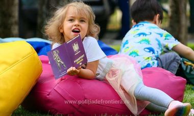 Poliţia de Frontieră: În 2022, poliţiştii de frontieră au întrerupt călătoria a aproximativ 5.300 copii pentru că părinţii/însoţitorii nu deţineau documentele necesare / Ce documente trebuie să deţină cei care doresc să iasă din ţară cu copiii