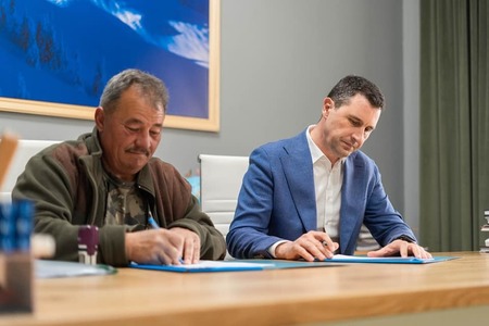 Tanczos Barna anunţă semnarea primului contract de împădurire prin PNRR