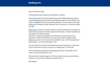 Turistul care nu a fost primit la un hotel din Olanda, unde făcuse rezervare prin Booking, pe motiv că e român susţine că platforma a renunţat la colaborarea cu unitatea de cazare