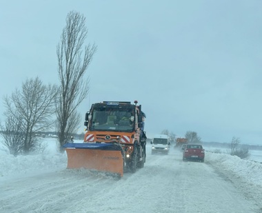 Centrul Infotrafic: Circulaţia este închisă pe toate drumurile naţionale din Botoşani şi Iaşi şi pe tronsoane a 13 DN din Bacău, Neamţ şi Suceava/ Aeroportul din Suceava, închis din cauza viscolului şi a vizibilităţii reduse