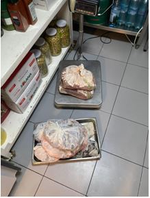 Inspectorii ANSVSA, împreună cu reprezentanţi ai Inspectoratului General al Poliţiei Române, controale la unităţi de depozitare a produselor de origine animală: S-au dat 64 de sancţiuni contravenţionale, în valoare de 240.000 de lei