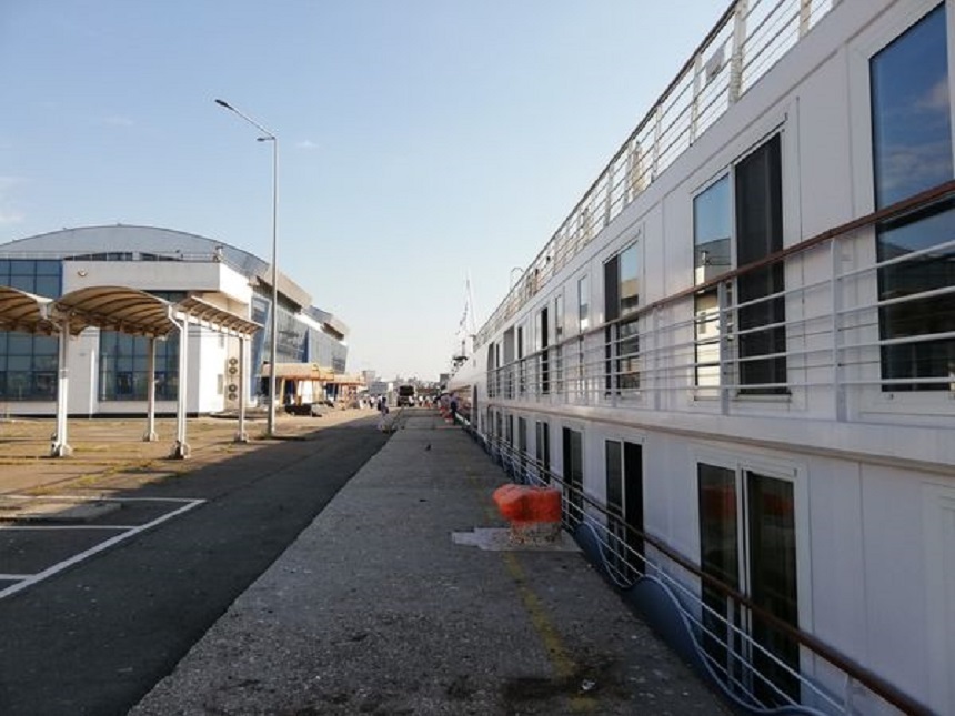 O navă cu 186 de turişti americani, canadieni şi austalieni la bord a sosit în Portul Constanţa - FOTO
