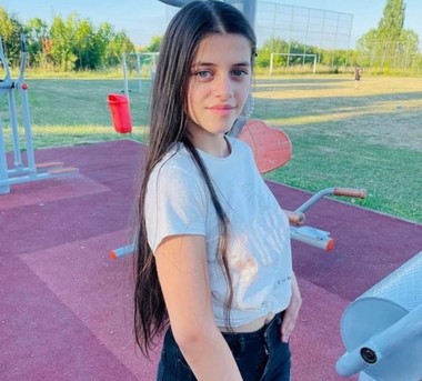 Cluj: O tânără de 15 ani a dispărut de acasă şi nu a mai revenit / Poliţiştii roagă persoanele care au informaţii despre caz să sune la 112 - FOTO