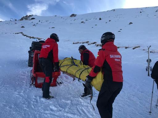 Dispeceratul Naţional Salvamont a anunţat că 16 persoane au fost salvate de către salvamontişti, în ultimele 24 de ore