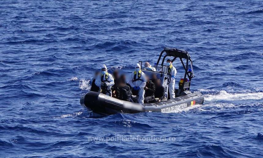 Poliţiştii de frontieră de pe navele maritime ale Gărzii de Coastă, aflaţi în misiune în cadrul Operaţiunii Maritime Comune "THEMIS 2023, au salvat 181 de cetăţeni străini aflaţi în pericol