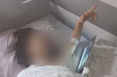Gabriela Firea anunţă că fata care a căzut de la etaj, la Slatina, este bine: Se află încă internată, recuperarea va mai dura, a suferit o intervenţie complicată la un umăr, dar m-am bucurat să văd imagini cu ea în care e veselă, cântă şi ascultă muzică