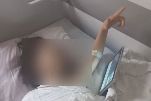 Gabriela Firea anunţă că fata care a căzut de la etaj, la Slatina, este bine: Se află încă internată, recuperarea va mai dura, a suferit o intervenţie complicată la un umăr, dar m-am bucurat să văd imagini cu ea în care e veselă, cântă şi ascultă muzică