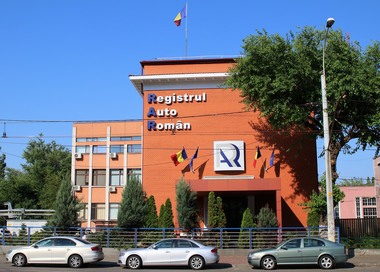 Camera Deputaţilor a adoptat proiectul privind înfiinţarea registrului electronic al istoricului vehiculelor rutiere înmatriculate sau înregistrate în România / Legea merge la promulgare