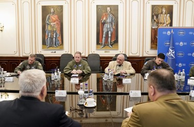 Vizita în România a comandantului Forţelor Aeriene Americane din Europa/ El s-a întâlnit cu ministrul Angel Tîlvăr şi cu şeful Statului Major al Apărării