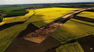 Asociaţia Pro Infrastructura: Valea plângerii pe Autostrada A7 Ploieşti-Buzău lot 2 / "Şantierul" este aproape încremenit între lanurile de rapiţă şi cereale / Per total, stadiul fizic pe cei 28,35 kilometri abia dacă atinge 15%