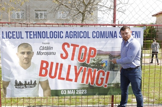 Fostul luptător de K1 Cătălin Moroşanu, în campanie anti-bullying, la şcoli din Buzău: Morcoveaţă, Grasu, Roşcovanu au fost primele mele porecle încă de când am păşit pe băncile şcolii. Eram şi fiul învăţătoarei şi luam cel mai des bătaie - FOTO 66 foto1