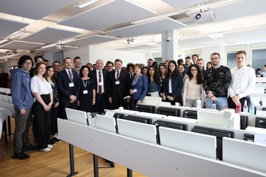 Ministrul Sănătăţii Alexandru Rafila, ambasadorul României în Germania şi secretarul de stat în MS Alexandru Rogobete, la filiala din Germania a Universităţii de Medicină, Farmacie, Ştiinţe şi Tehnologie „G. E. Palade” din Târgu Mureş - FOTO