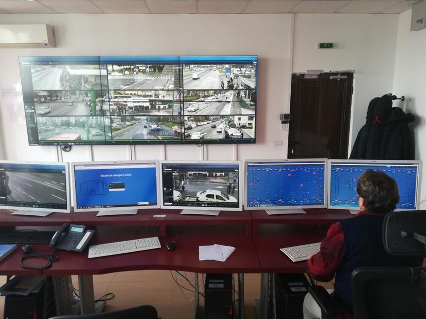 Autorităţile din Braşov investesc 30 de milioane de lei, fonduri europene, într-un sistem de monitorizare şi optimizare a traficului rutier / Proiectul include zeci de noi semafoare şi sute de senzori şi camere video
