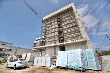 Şeful CJ Timiş: În 1 septembrie finalizăm lucrările la cea mai modernă maternitate din regiune/ Este singura maternitate publică din Timişoara construită în ultimii 50 de ani
